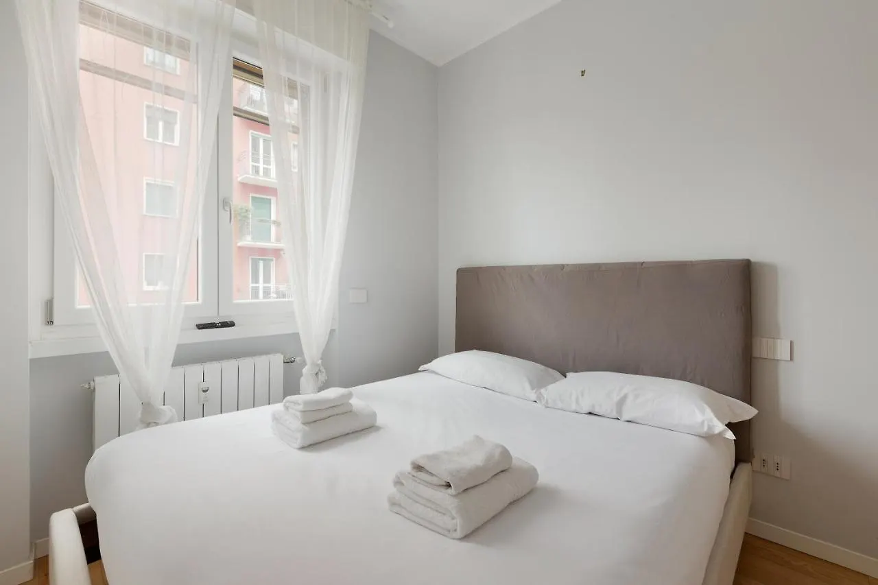 Cimiano M2 Balcony Apartment Milan Italy