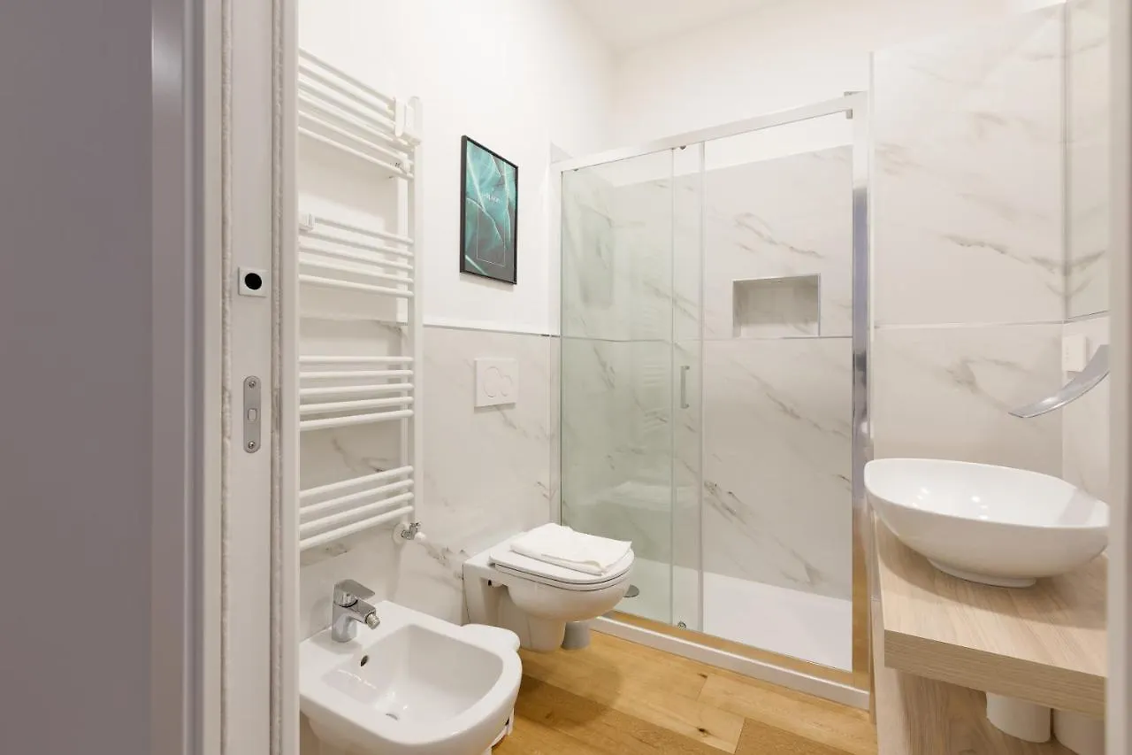 Cimiano M2 Balcony Apartment Milan