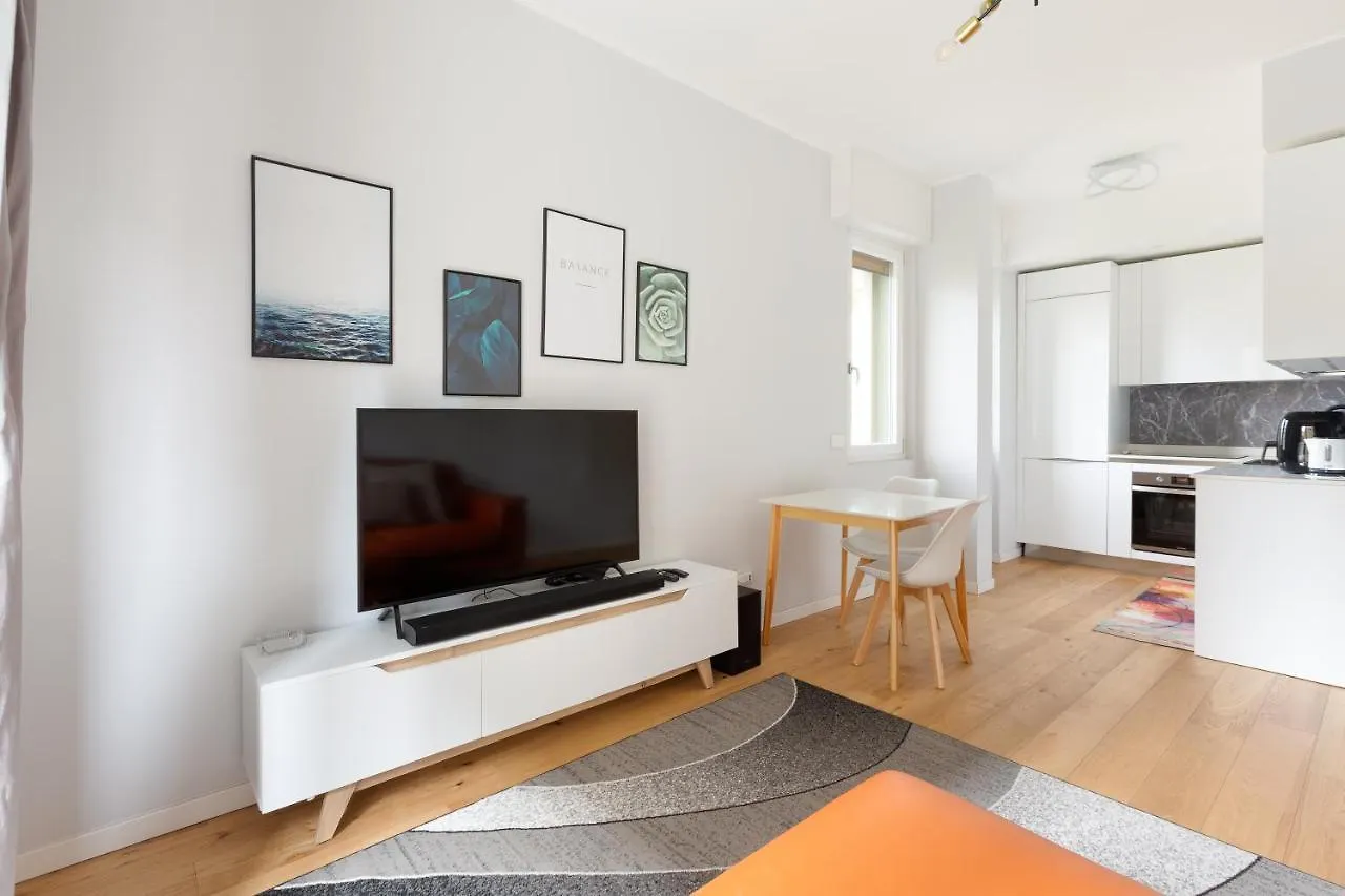 Cimiano M2 Balcony Apartment Milan Italy