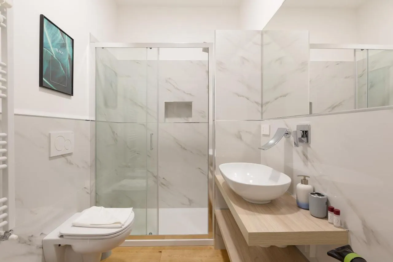 Cimiano M2 Balcony Apartment Milan