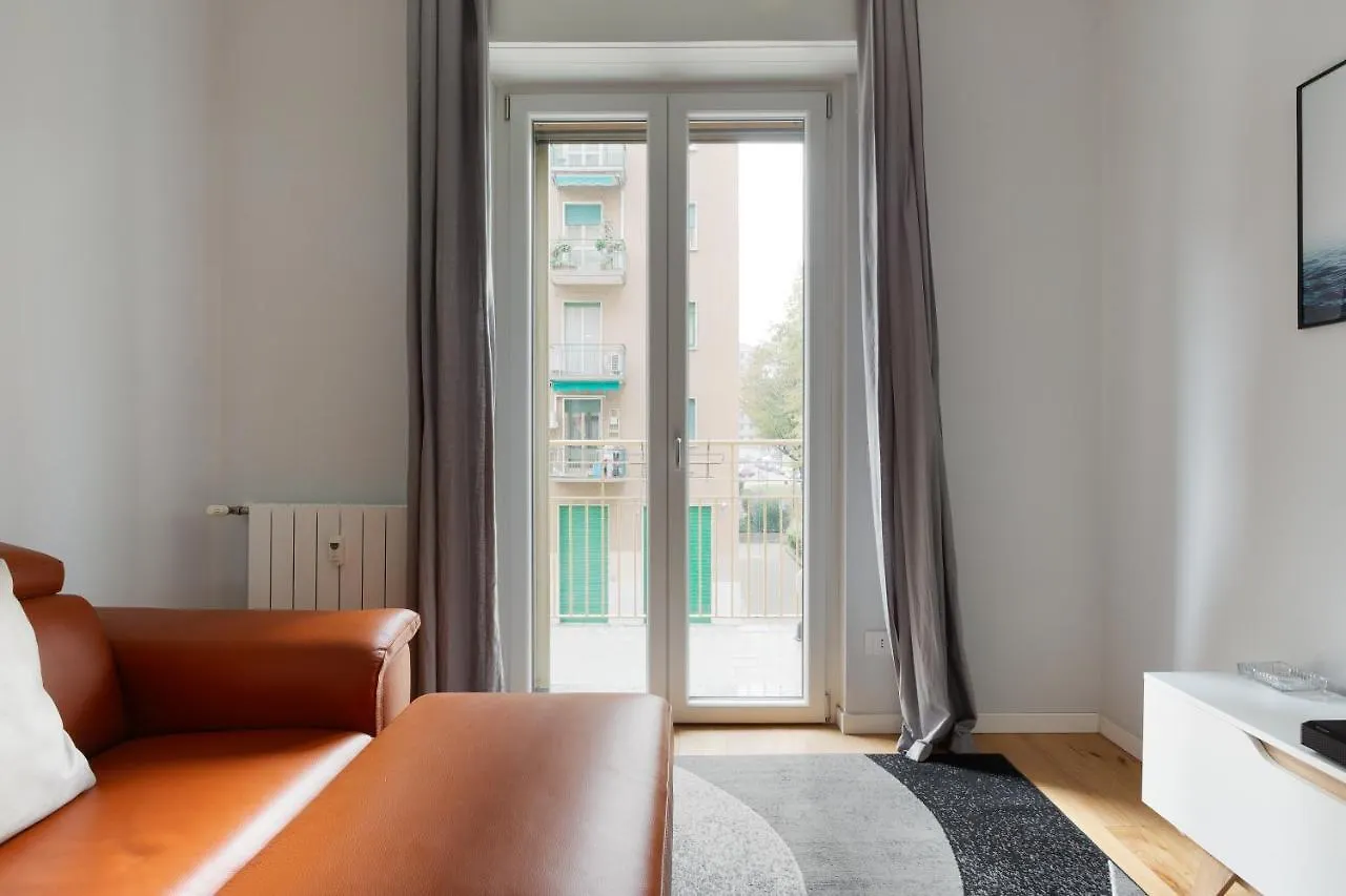 Cimiano M2 Balcony Apartment Milan
