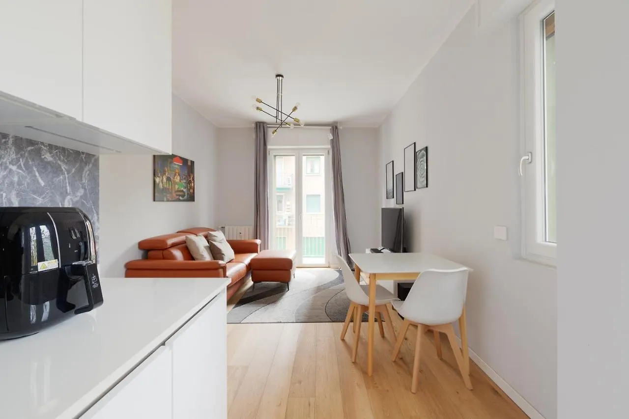Cimiano M2 Balcony Apartment Milan